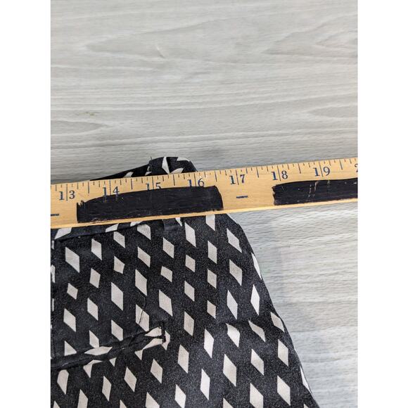 Cabin Creek Natural Fit Shorts Womens Plus Size 14 Stretch Pockets Black White - Picture 6 of 9